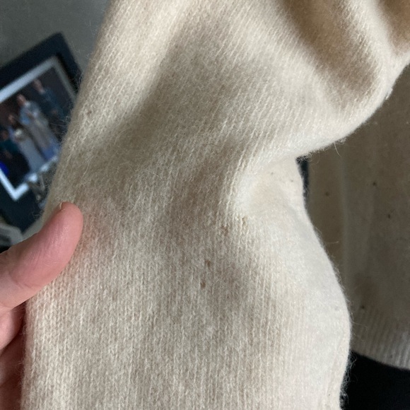 Vintage late 80’s / early 90’s cream sweater - Picture 5 of 8